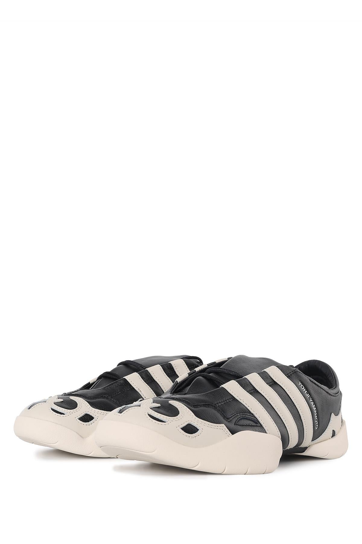 Y-3 Black Alumina Regu 2002 Low-Top Sneakers Unisex