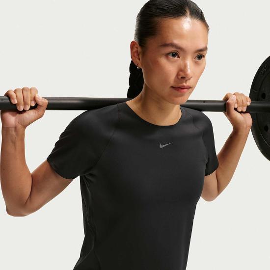 Nike Womens Short Sleeve T-Shirt IO9961 010 DOM