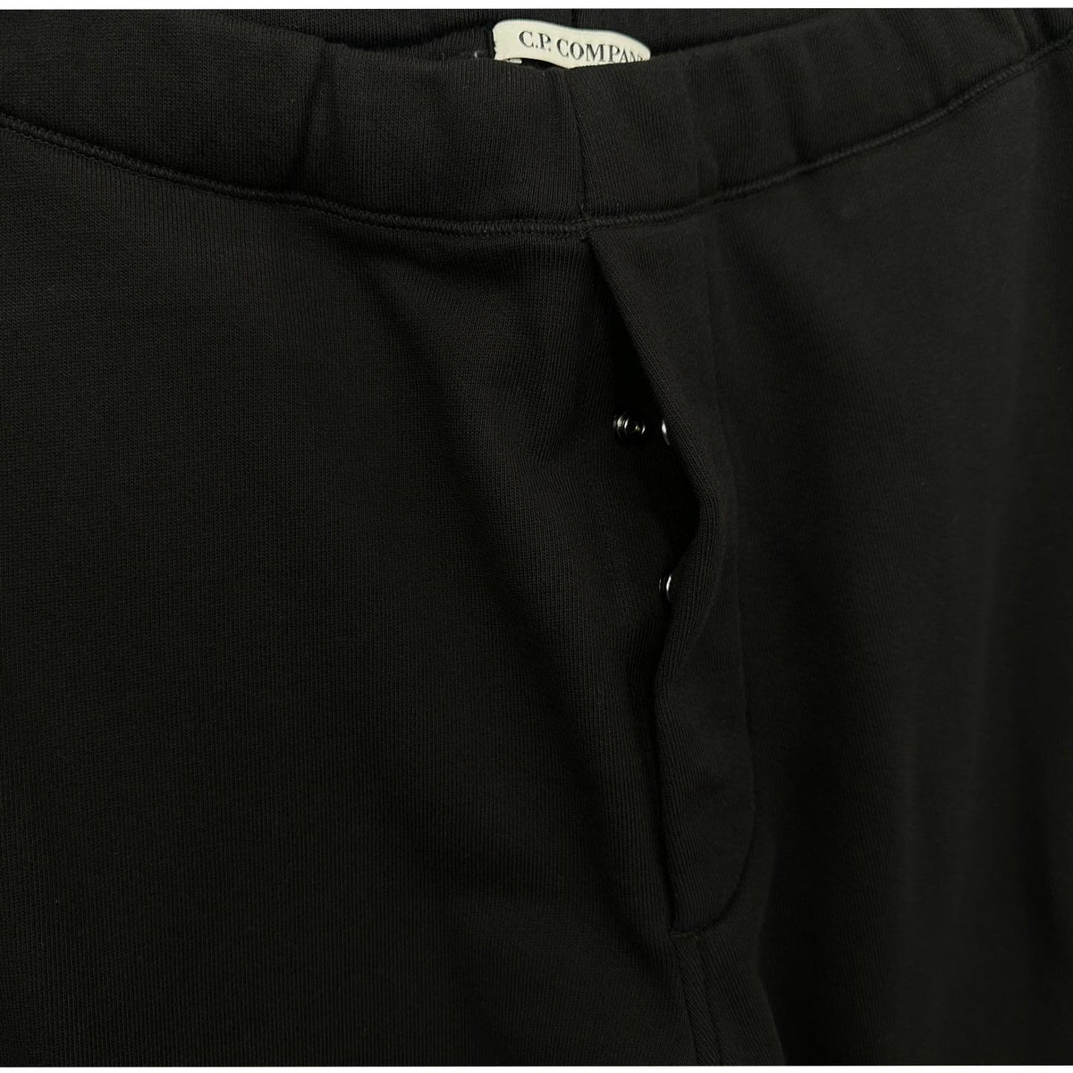 CP Company Diagonal Fleece Lens Badge Cargo Sweatpants for Men 21CMSP030A 999