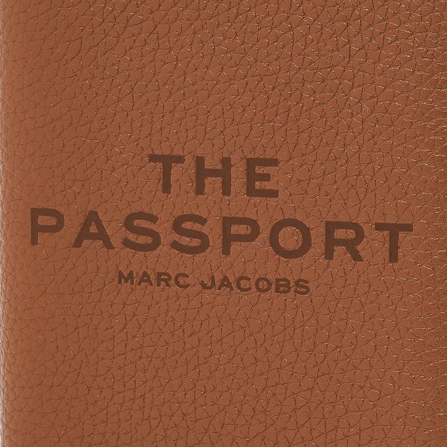 Marc Jacobs Unisex Leather Passport Wallet Case Brown