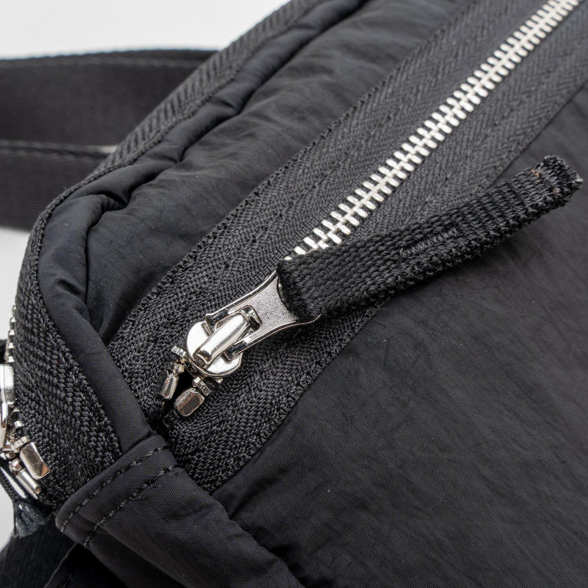 STONE ISLAND Logo Patch Belt Bag Black K2S15 9200016 S0251 V0029