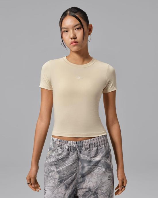 Nike Short Sleeve T-Shirt Women’s IV5348 272 DOM