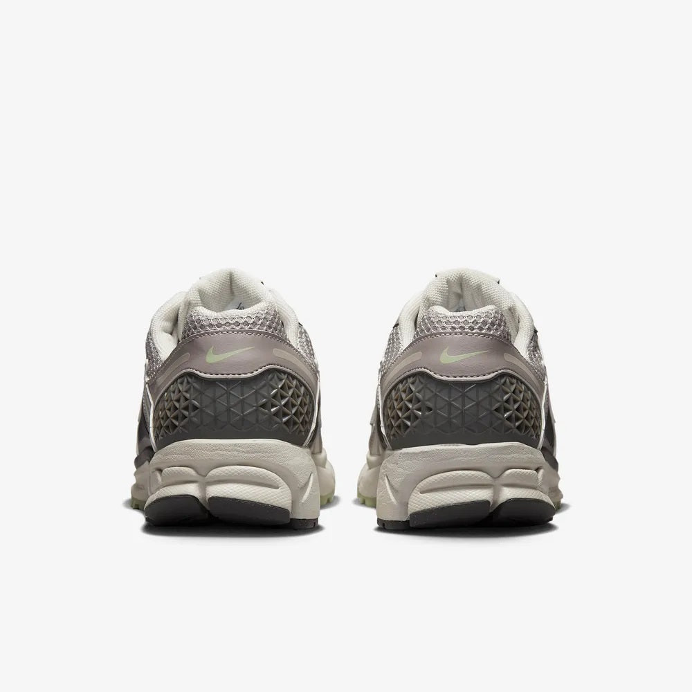 Nike Women's Zoom Vomero 5 Running Shoes Cobblestone/Flat Pewter FB8825 001