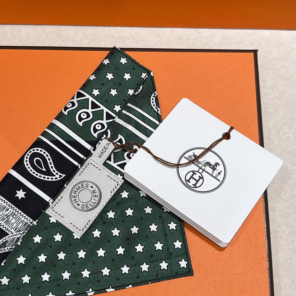 HERMES Green Black Dog Bandana Small Scarf Unisex Accessory