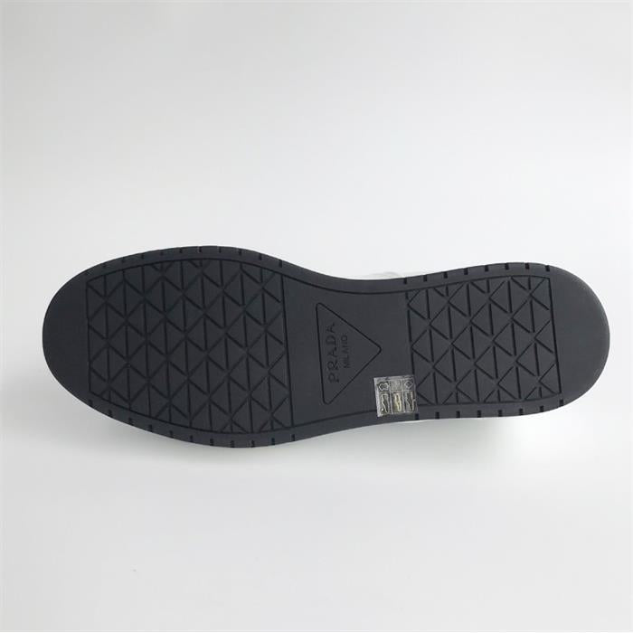 PRADA Logo Low-Top Sneakers 2EE364