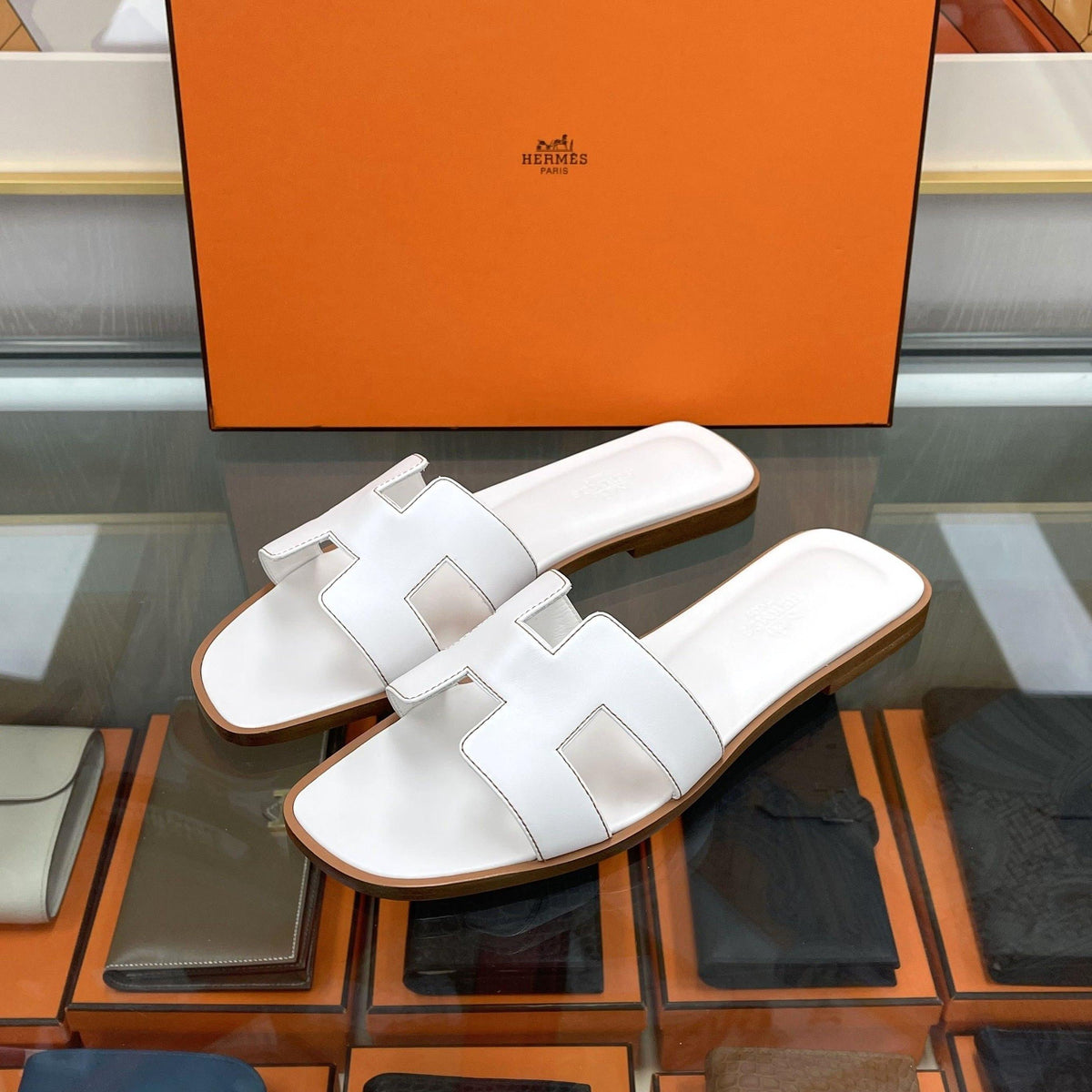 HERMES White Oran Women’s Leather Slide Sandals H021056