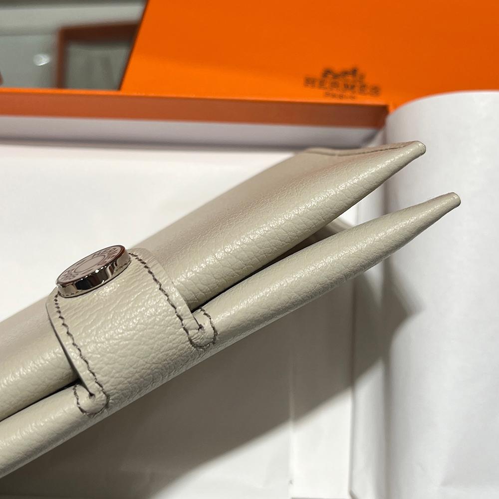 HERMES Epsom Calfskin RMS Passport Holder Wallet Beton