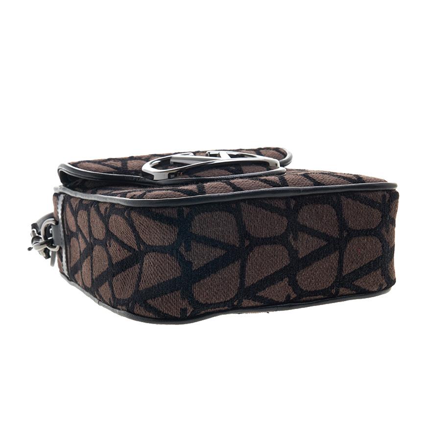 VALENTINO Garavani Signature V Logo Leather Shoulder Bag Unisex