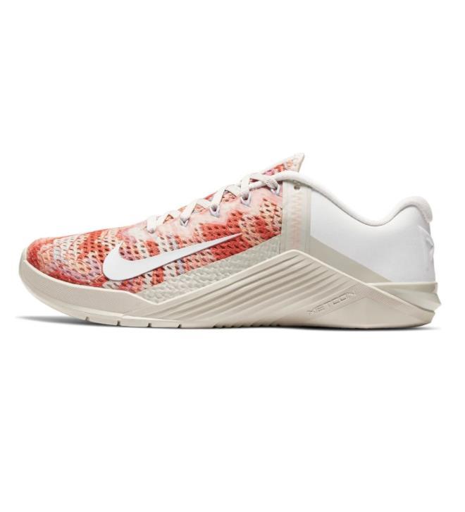 Nike Metcon 6 Sand Crimson Bliss Low-Top Sneakers