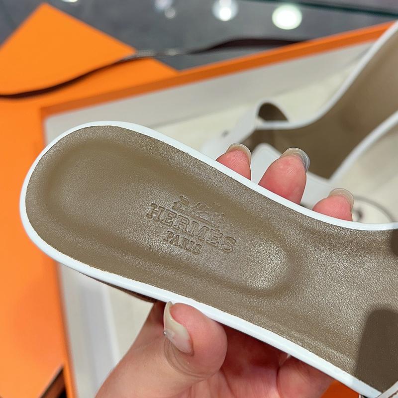 HERMES Oasis Classic White Calfskin Sandals for Women