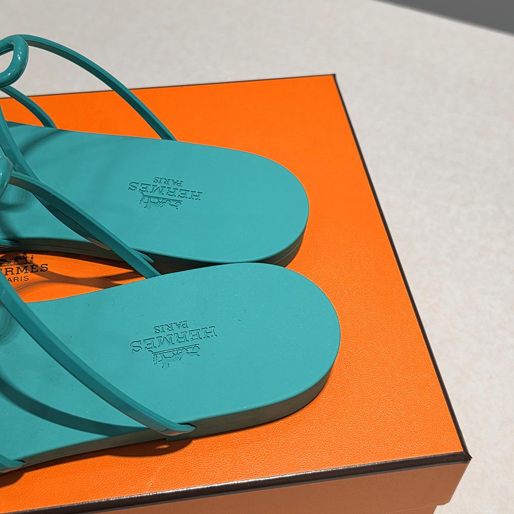 HERMES Women’s Mikonos Sandals Vert Tourmaline Mint Slides
