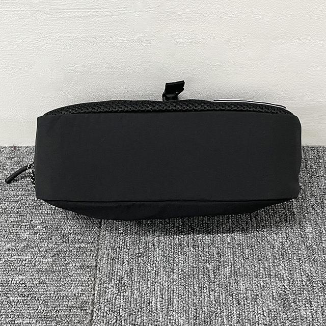 Maison Kitsune Flash Fox Crossbody Bag Unisex NM05173WQ4034 P199