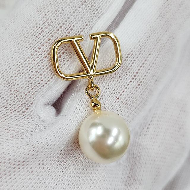 VALENTINO V Logo Signature Pearl Drop Earrings 5W2J0E36 UXM 0O3