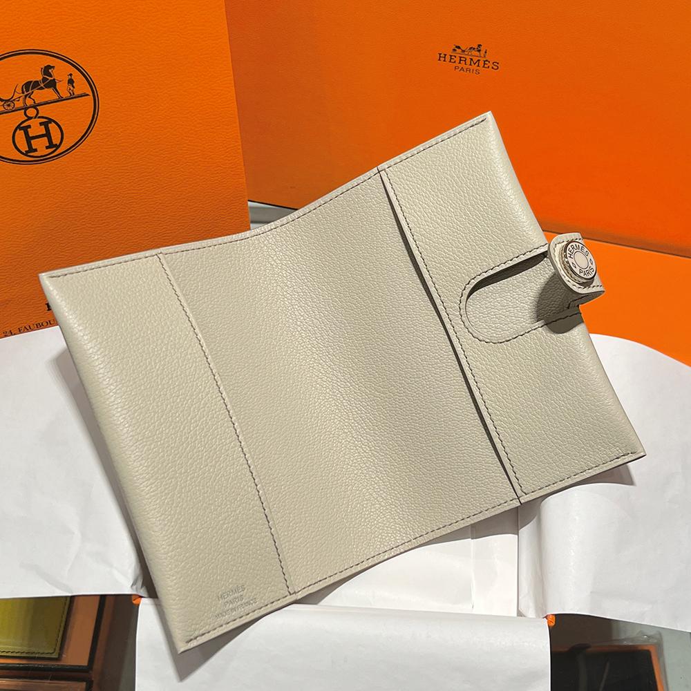 HERMES Epsom Calfskin RMS Passport Holder Wallet Beton