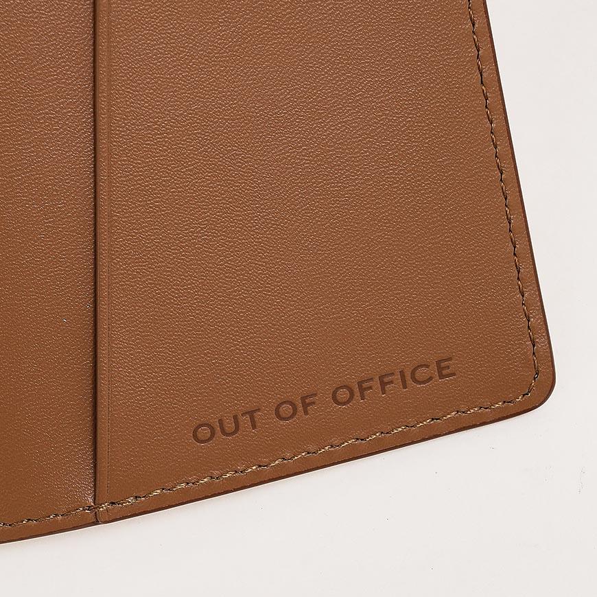 Marc Jacobs Unisex Leather Passport Wallet Case Brown
