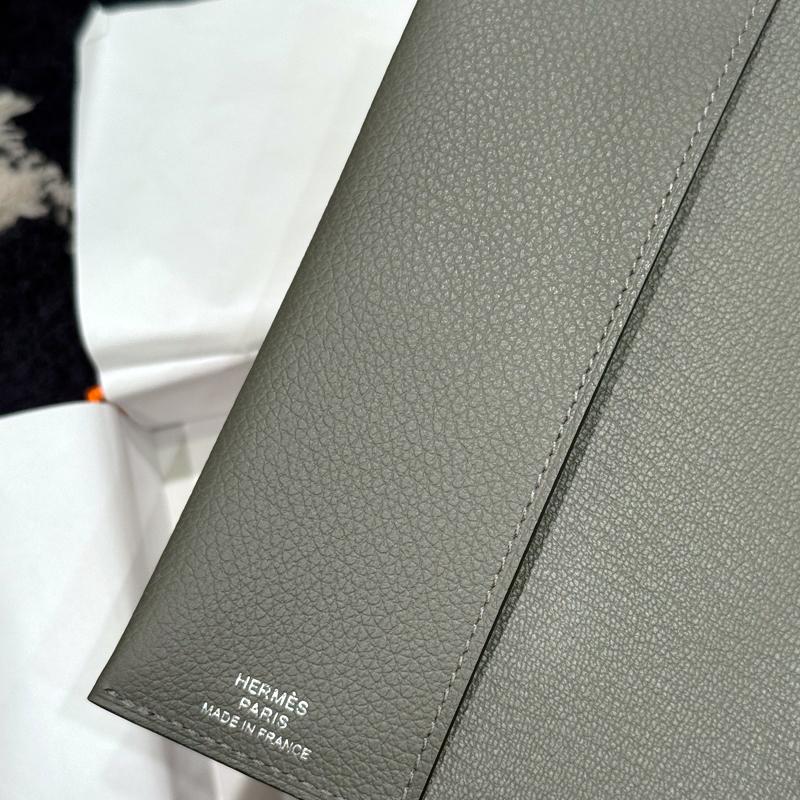 HERMES Dark Gray Passport Holder Wallet Palladium Hardware Unisex
