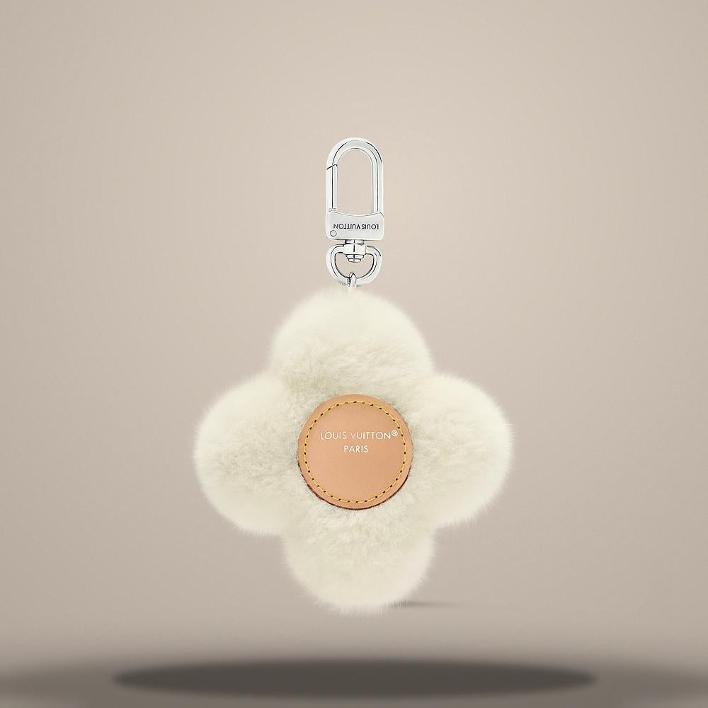 Louis Vuitton Vivienne Shearling Cream Bag Charm Key Ring M03455
