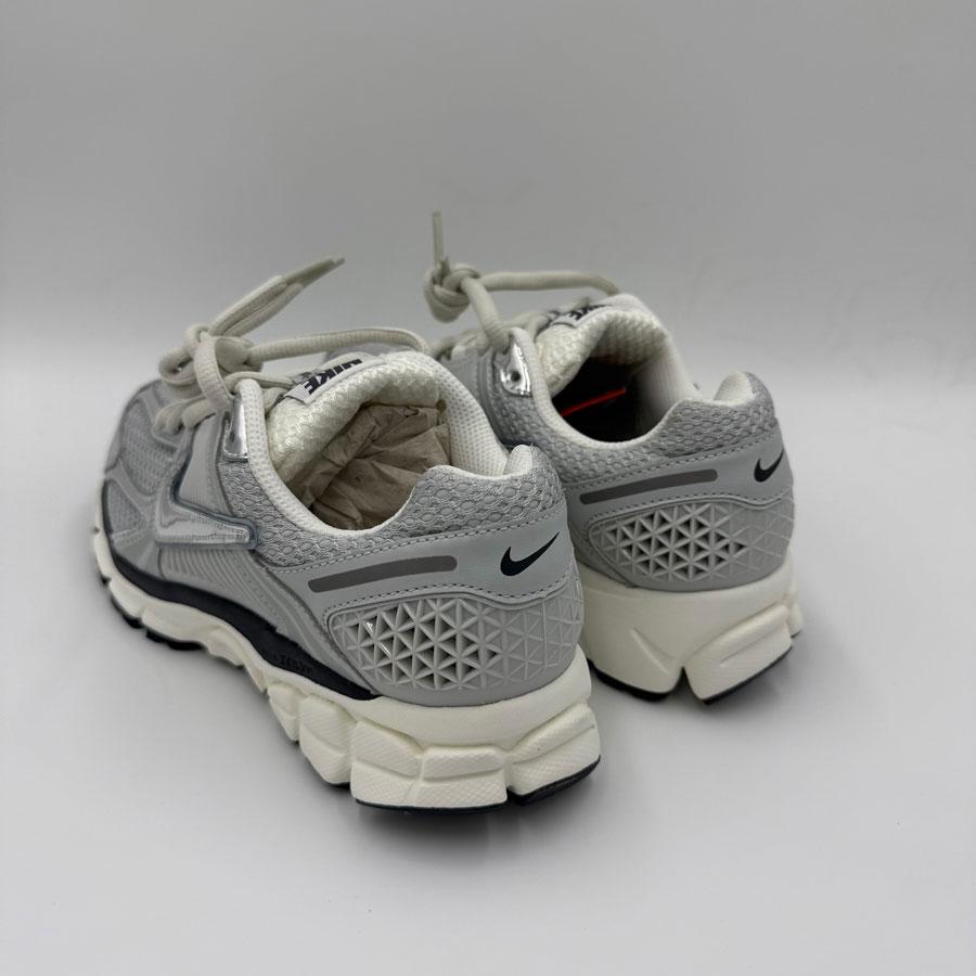 Nike Zoom Vomero 5 Photon Dust Metallic Silver Low-Top Sneakers