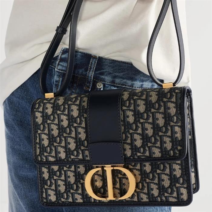 DIOR 30 Montaigne Shoulder Bag