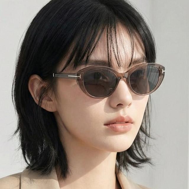 TOM FORD Oval Geek-Chic Unisex Sunglasses TF1246 K 45A