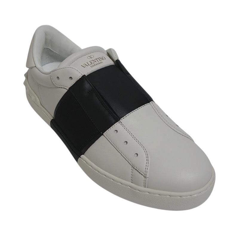 VALENTINO Black Hidden Band Low-Top Sneakers 2S0938 BVC A01