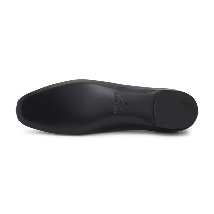 Ferragamo Oxide Ballerina Women’s Flat Shoes Width C