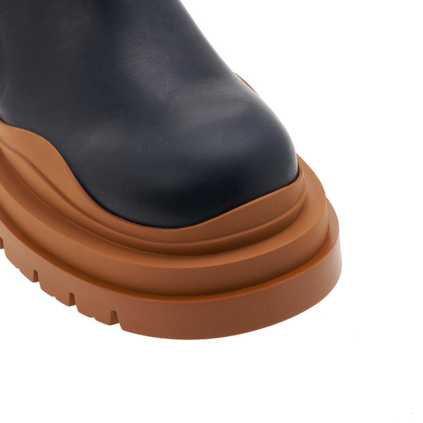 Bottega Veneta Tire Chelsea Boots Men’s Black Leather
