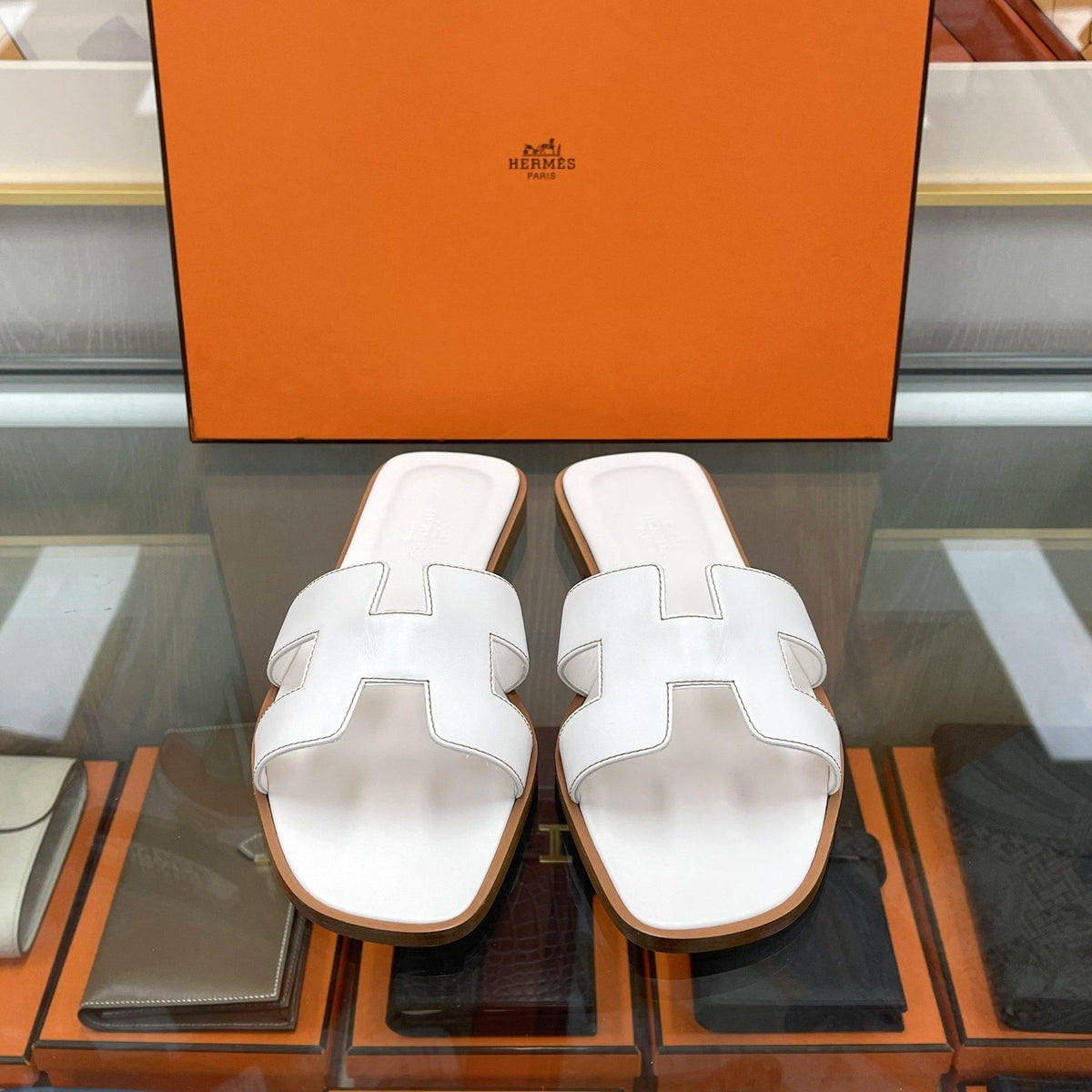 HERMES White Oran Women’s Leather Slide Sandals H021056