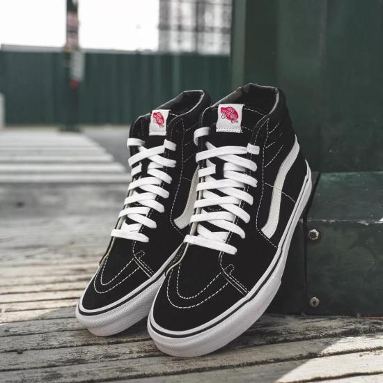 Vans Classic Low-Top Sneakers for Men VN000D5IB8C1 DOM