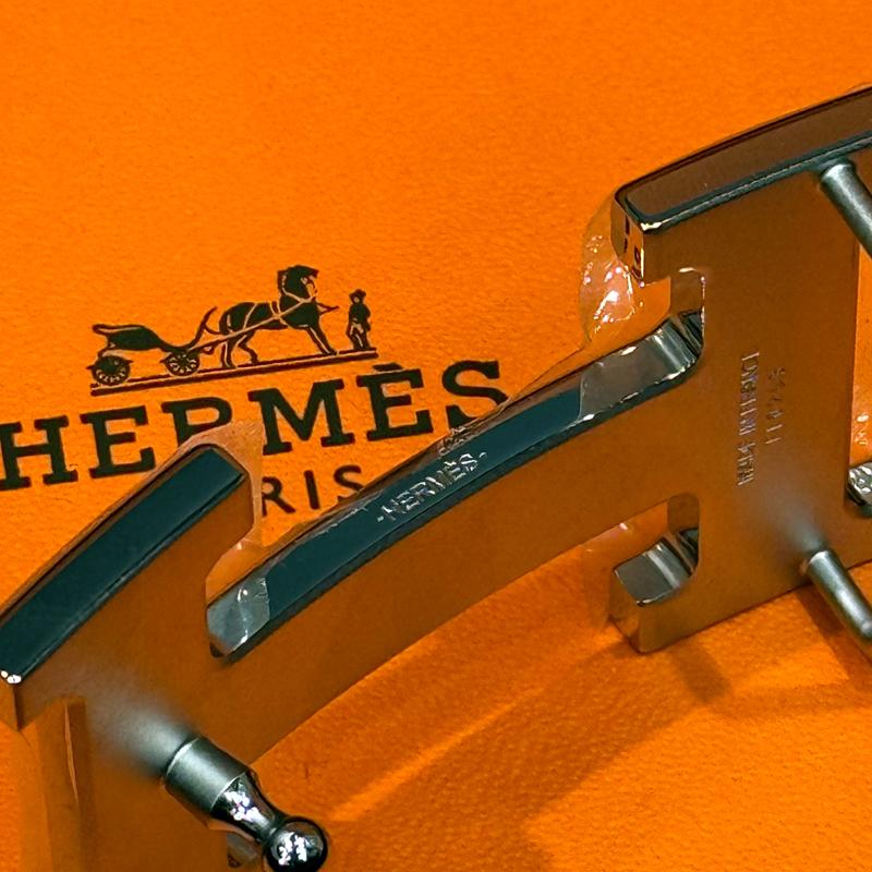 HERMES Reversible Black/Navy Leather Belt with Silver H Buckle