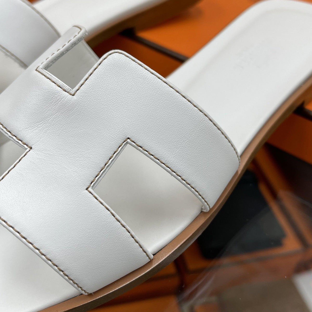 HERMES White Oran Women’s Leather Slide Sandals H021056
