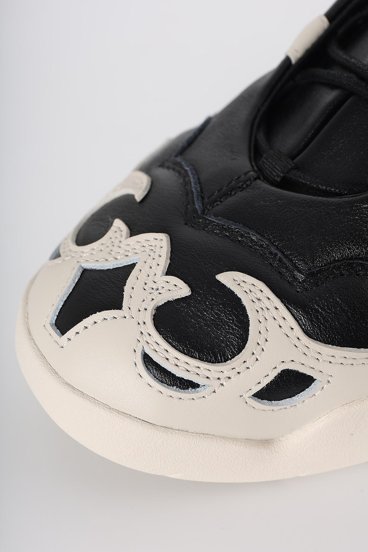 Y-3 Black Alumina Regu 2002 Low-Top Sneakers Unisex