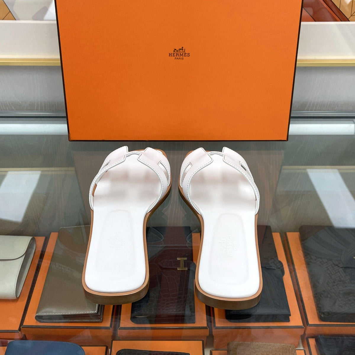 HERMES White Oran Women’s Leather Slide Sandals H021056