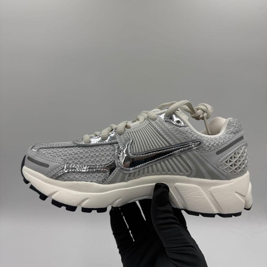 Nike Zoom Vomero 5 Photon Dust Metallic Silver Low-Top Sneakers