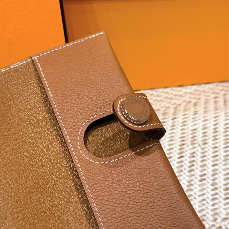 HERMES Epsom Calfskin Brown Passport Wallet Unisex Accessory