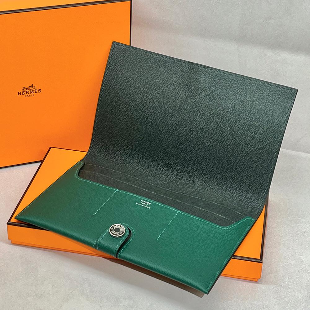 HERMES Green Long Wallet Pouch with Palladium Hardware