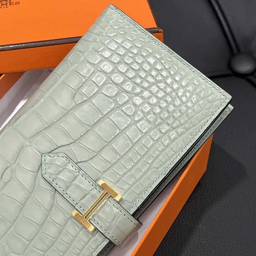 HERMES Alligator Long Wallet Mint Matte Gold Hardware Unisex