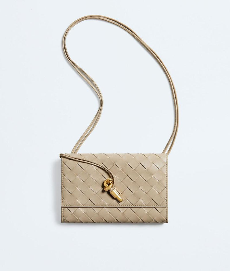 Bottega Veneta Intrecciato Andiamo Ecru Strap Pouch Unisex Bag