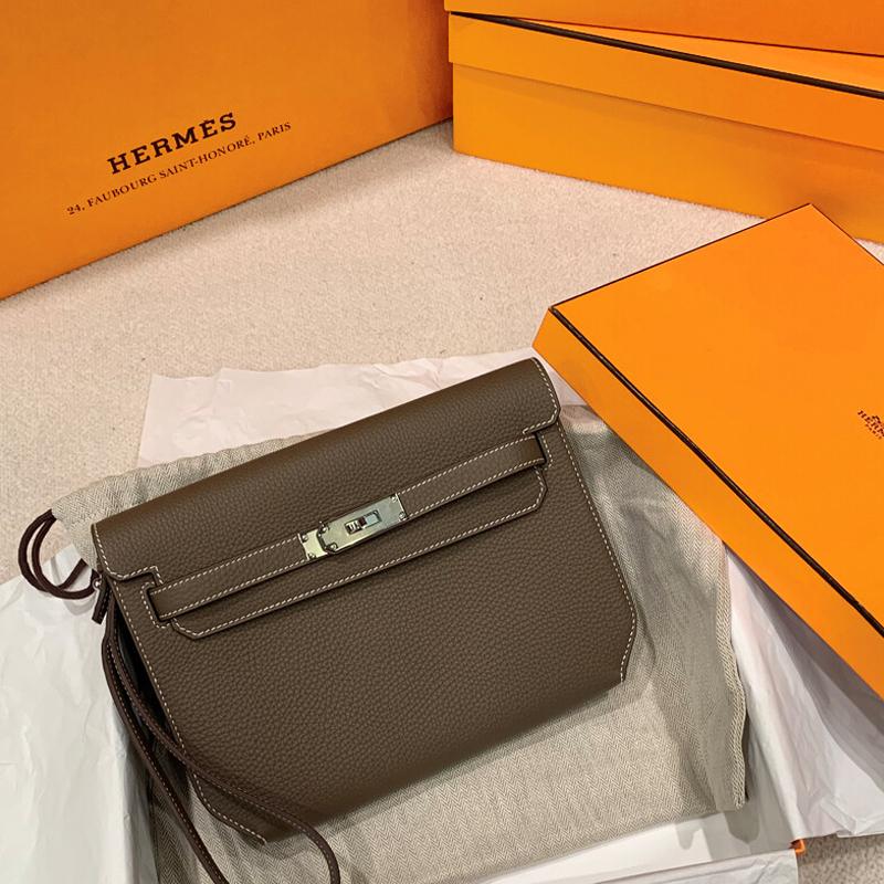 HERMES Etoupe Monochrome Kelly Depeches 25 Leather Pouch