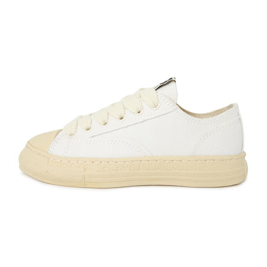 Maison Mihara Yasuhiro Roy Fast Sole Unisex Low-Top Sneakers S14FW702 WHITE