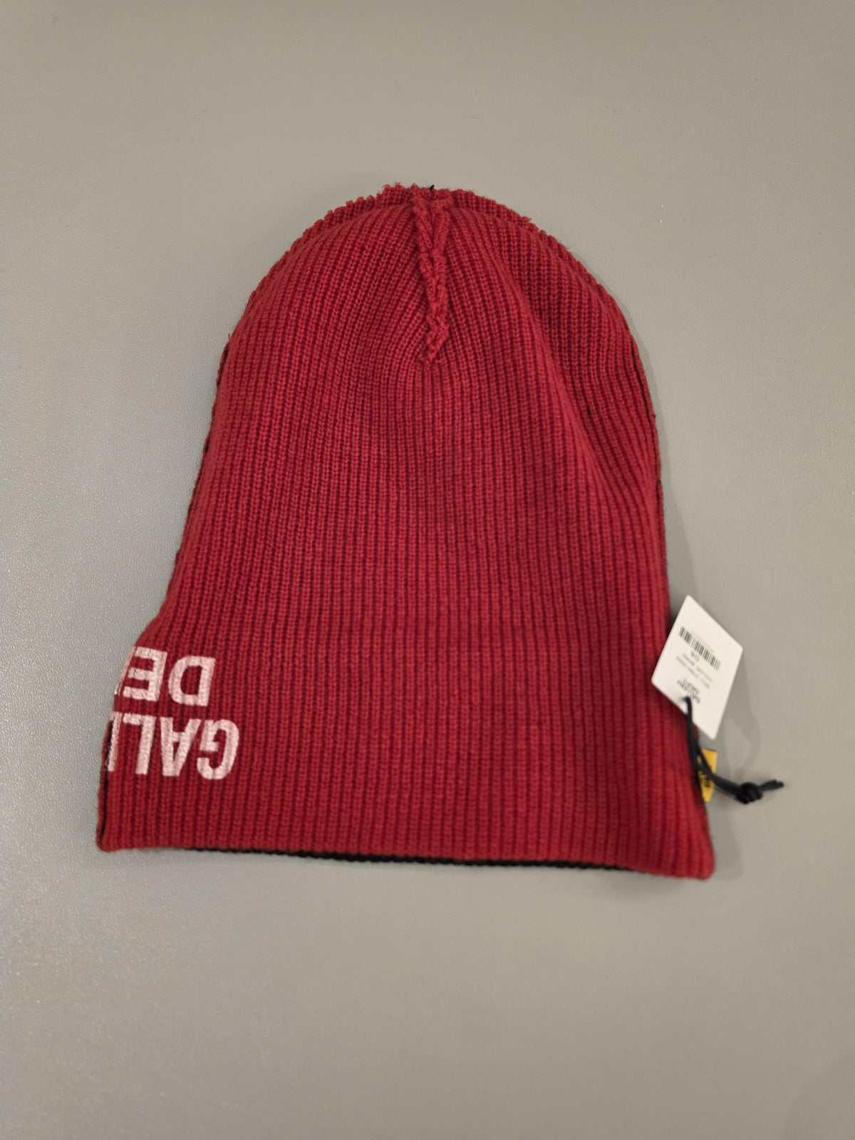 GALLERY DEPT. Red Black Topanga Beanie Hat 2TB910050