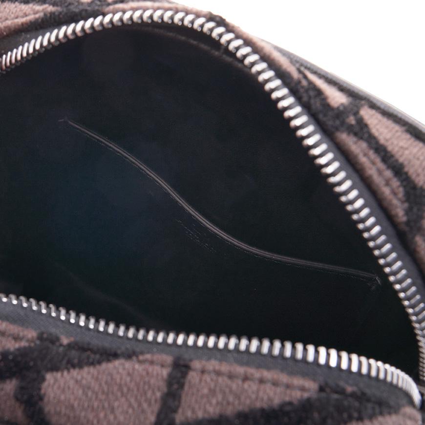 VALENTINO Garavani Signature V Logo Leather Shoulder Bag Unisex