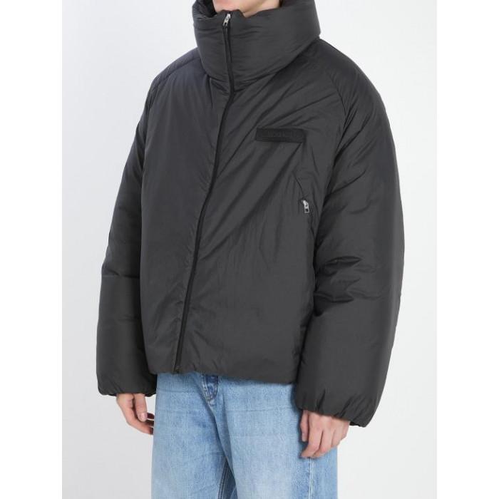 JACQUEMUS Men's Black Quilted Puffer Jacket OUM00114 AW00647