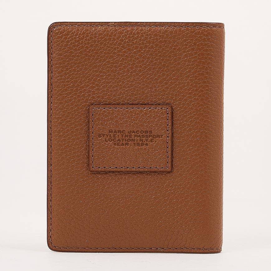Marc Jacobs Unisex Leather Passport Wallet Case Brown