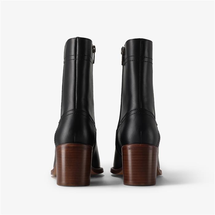 A.P.C. Georgia Leather Ankle Boots Black