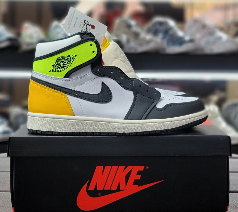 Air Jordan Retro 1 High OG Volt Gold Men’s High-Top Sneakers
