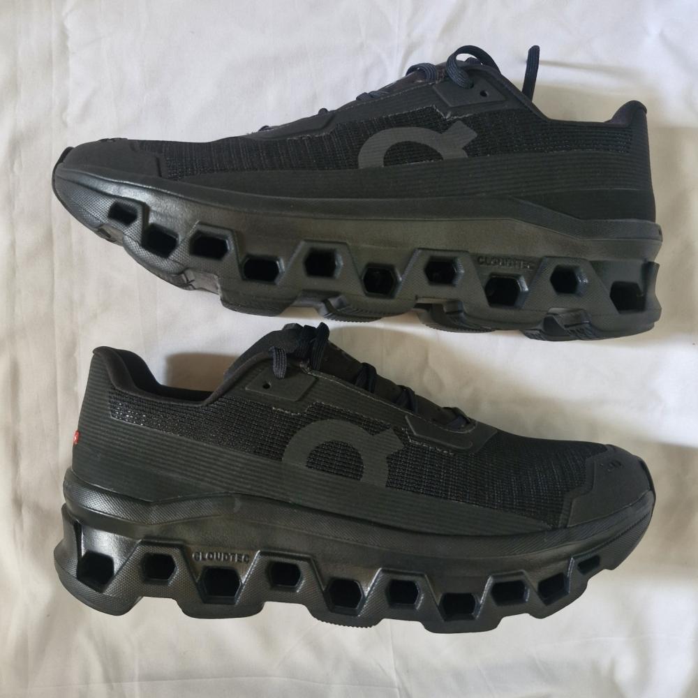 ON RUNNING Cloudmonster Void Black Running Shoes High-Top Sneakers