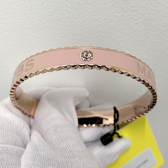 Marc Jacobs Medallion Scallop Bangle Bracelet