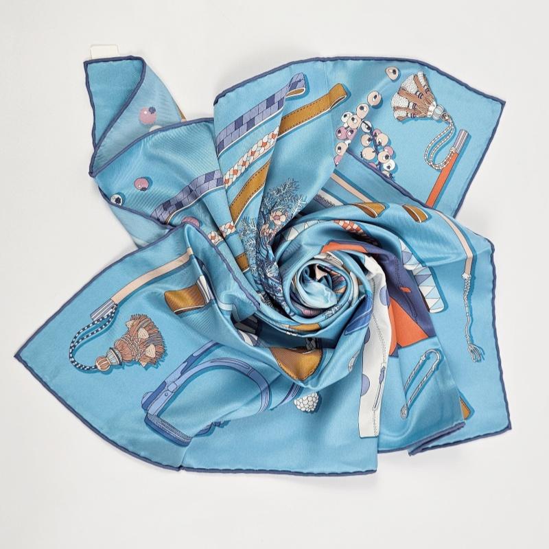 HERMES Promenade Coquette Silk Scarf 70cm Women