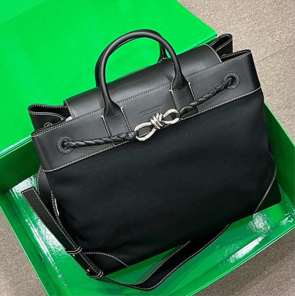 Bottega Veneta Canvas Tote Bag with Leather Trim Large Andiamo Voyager